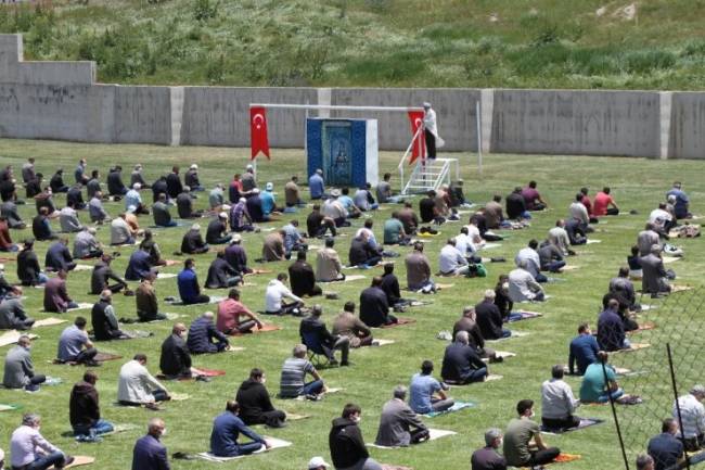 Beyşehir Cuma Namazı coşkusunu yeniden yaşadı