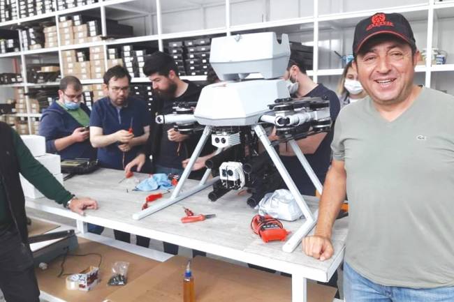 Türkiye’nin ilk milli bomba atarlı dronu Huğlu’da Akdaş Silahda üretildi