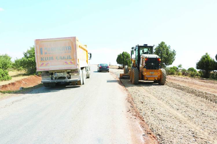 Karaali  Yolunda Çalışmalar Sürüyor