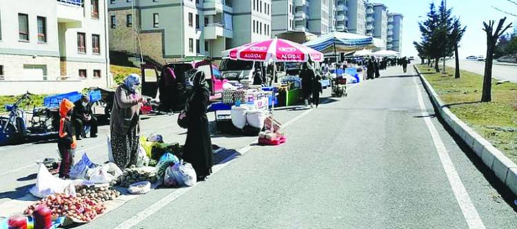 TOKİ Avşar Mahallesine semt pazarı açıldı